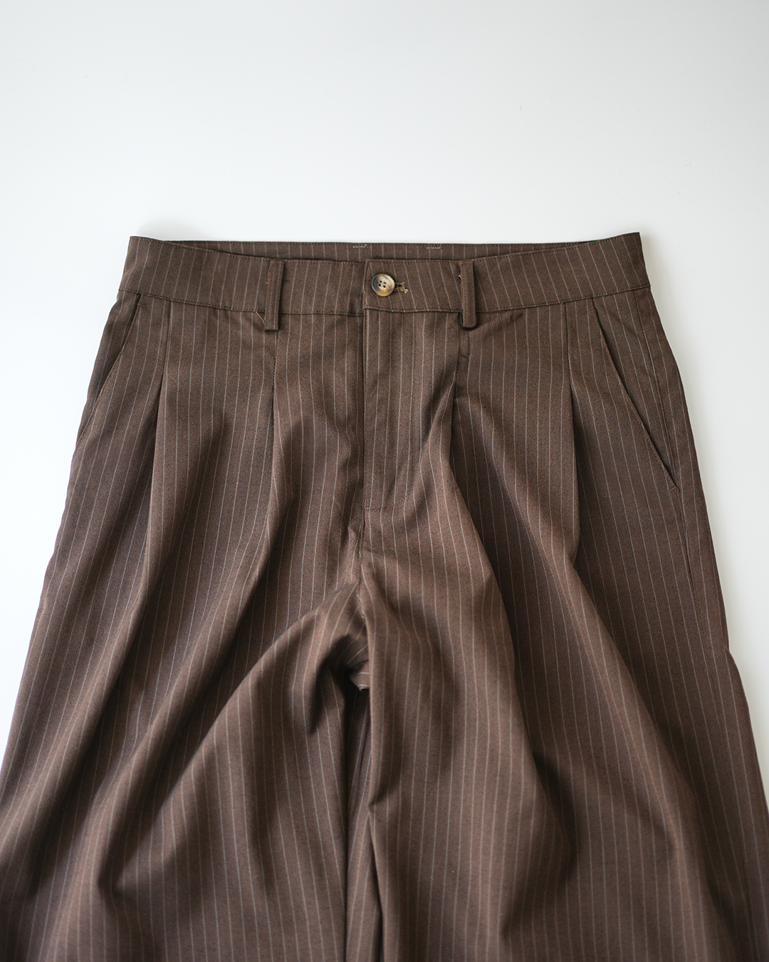 ストライプストレートスラックス B5071