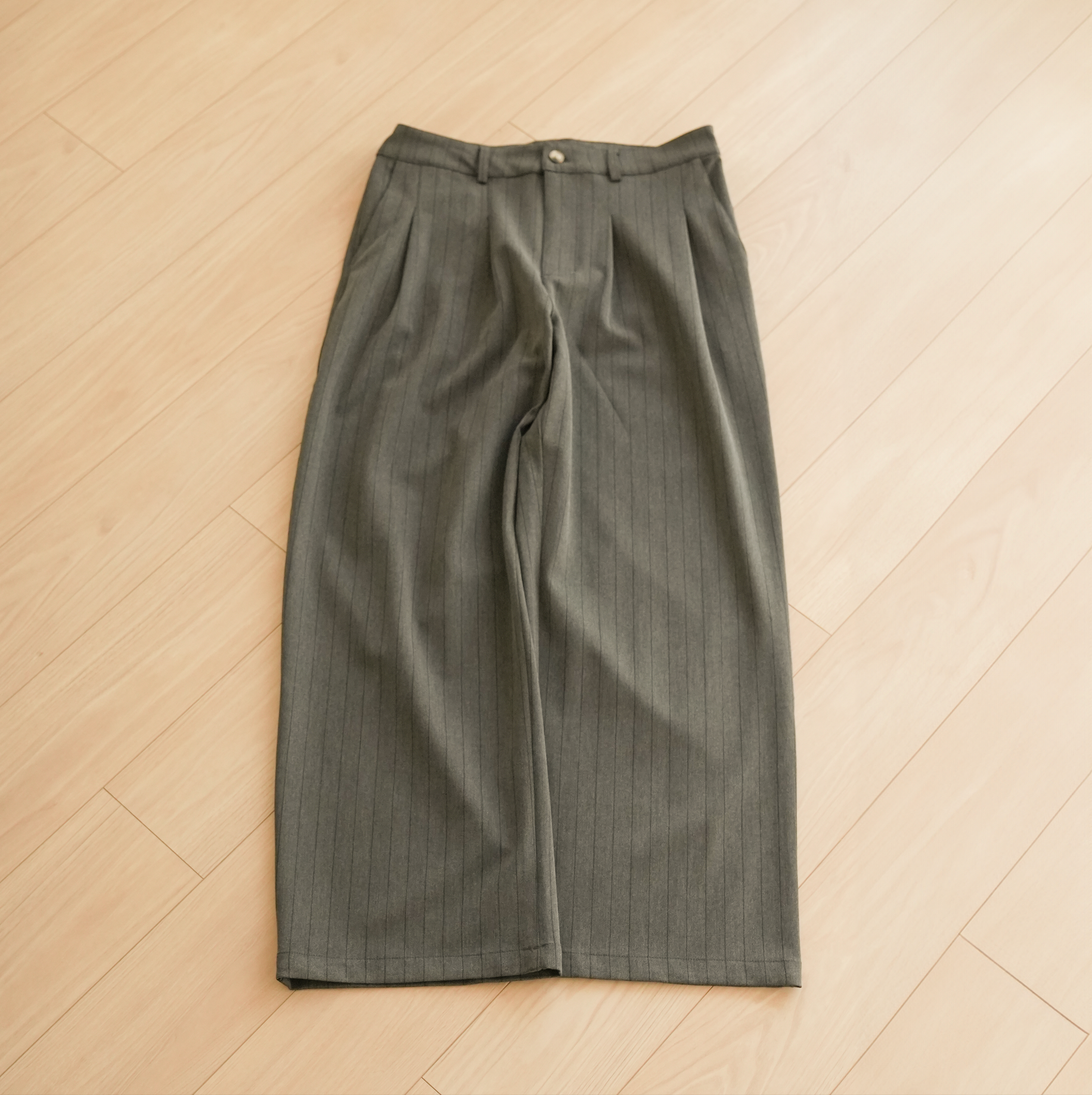 ストライプストレートスラックス B5068