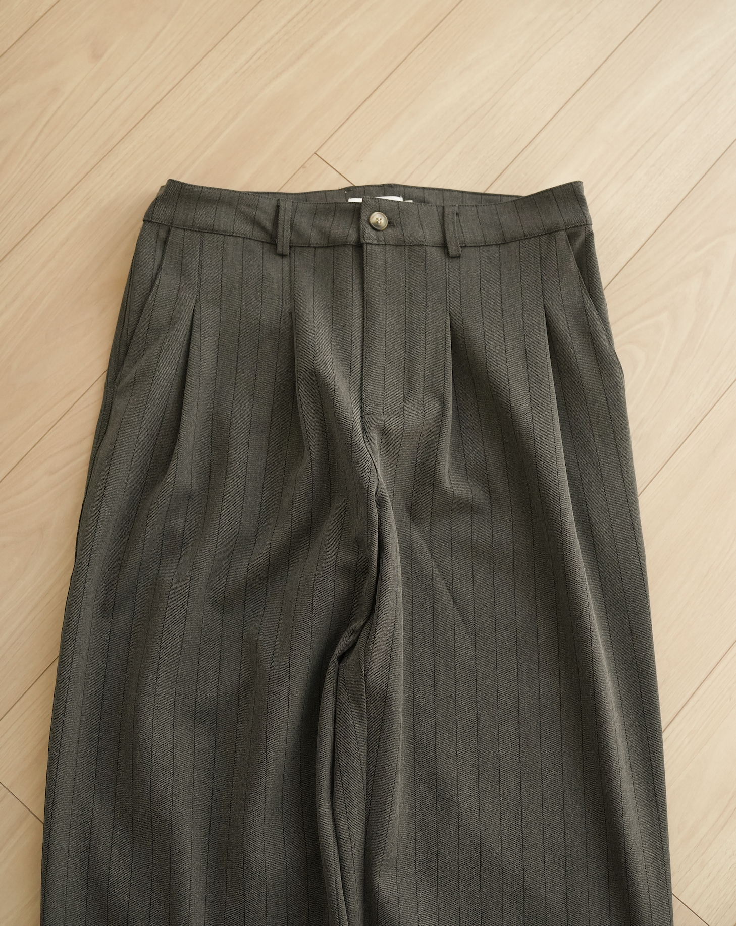 ストライプストレートスラックス B5068