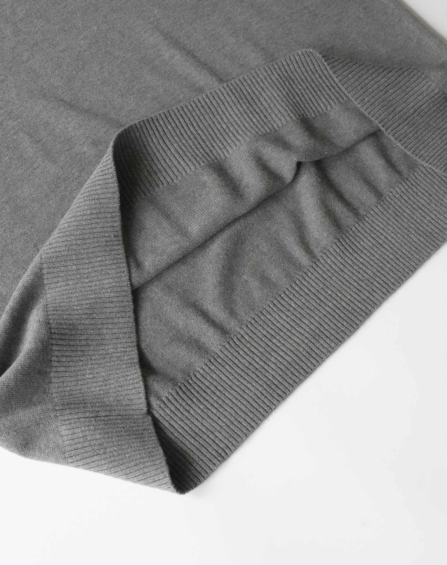 ヘンリーネックニットT B5076