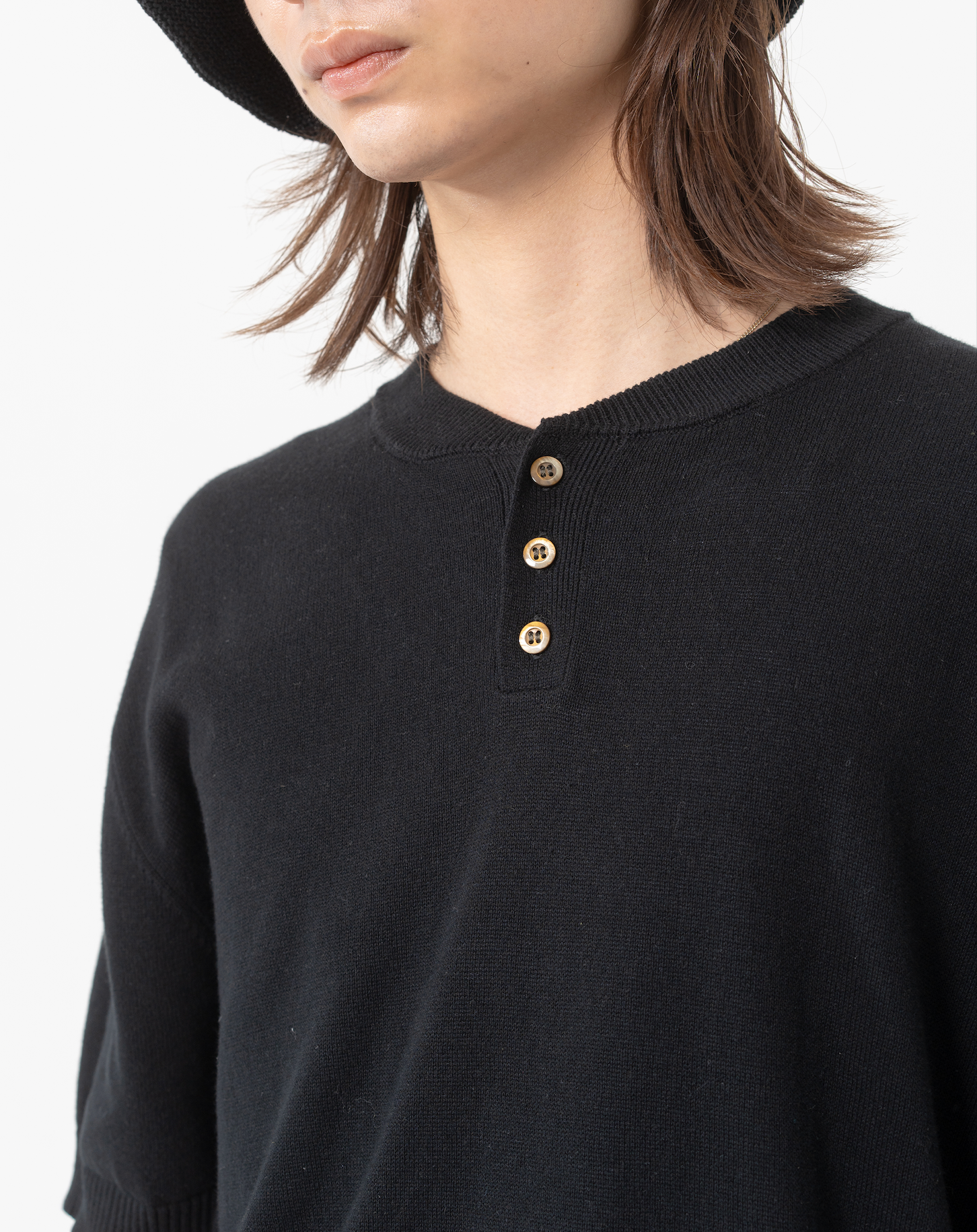 ヘンリーネックニットT B5076