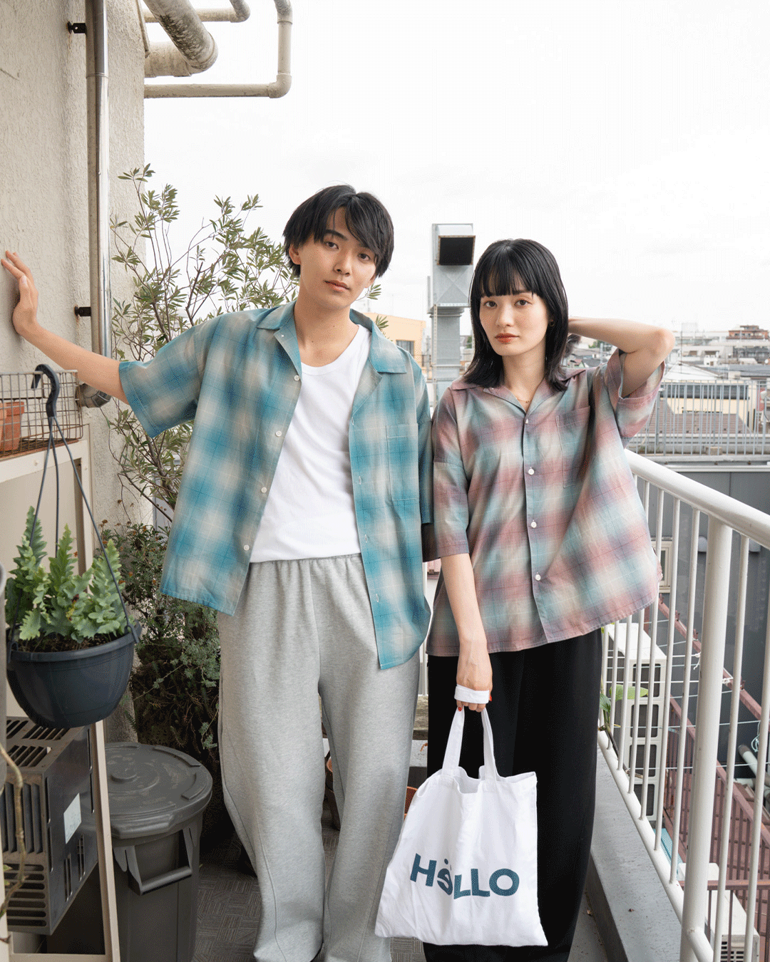 男性モデル 181cm Lサイズ着用
女性モデル 168cm Mサイズ着用