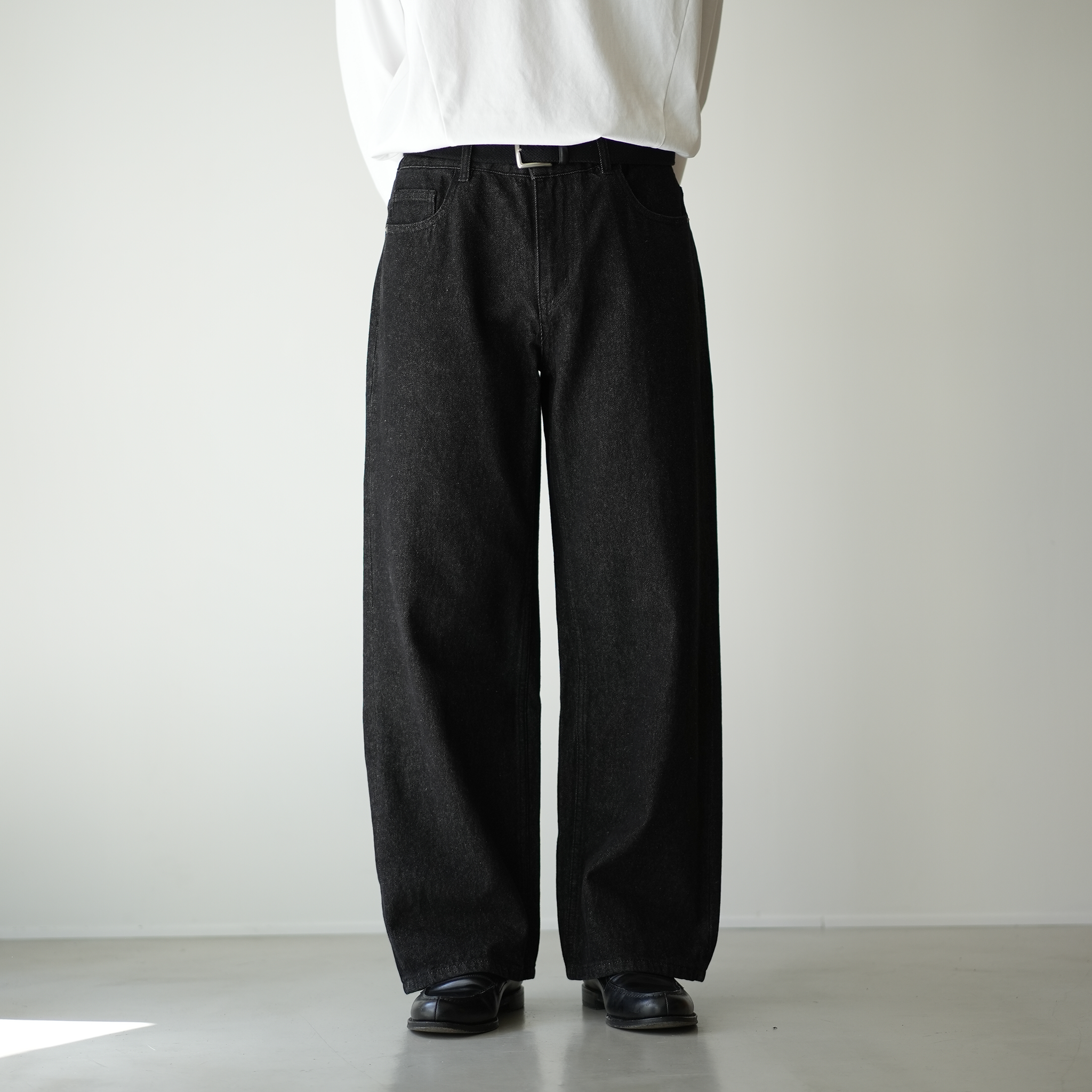 EviStub リラックスフィットストレートデニム B1542 シティ EviStub リラックスフィットストレートデニム B1542 シティ