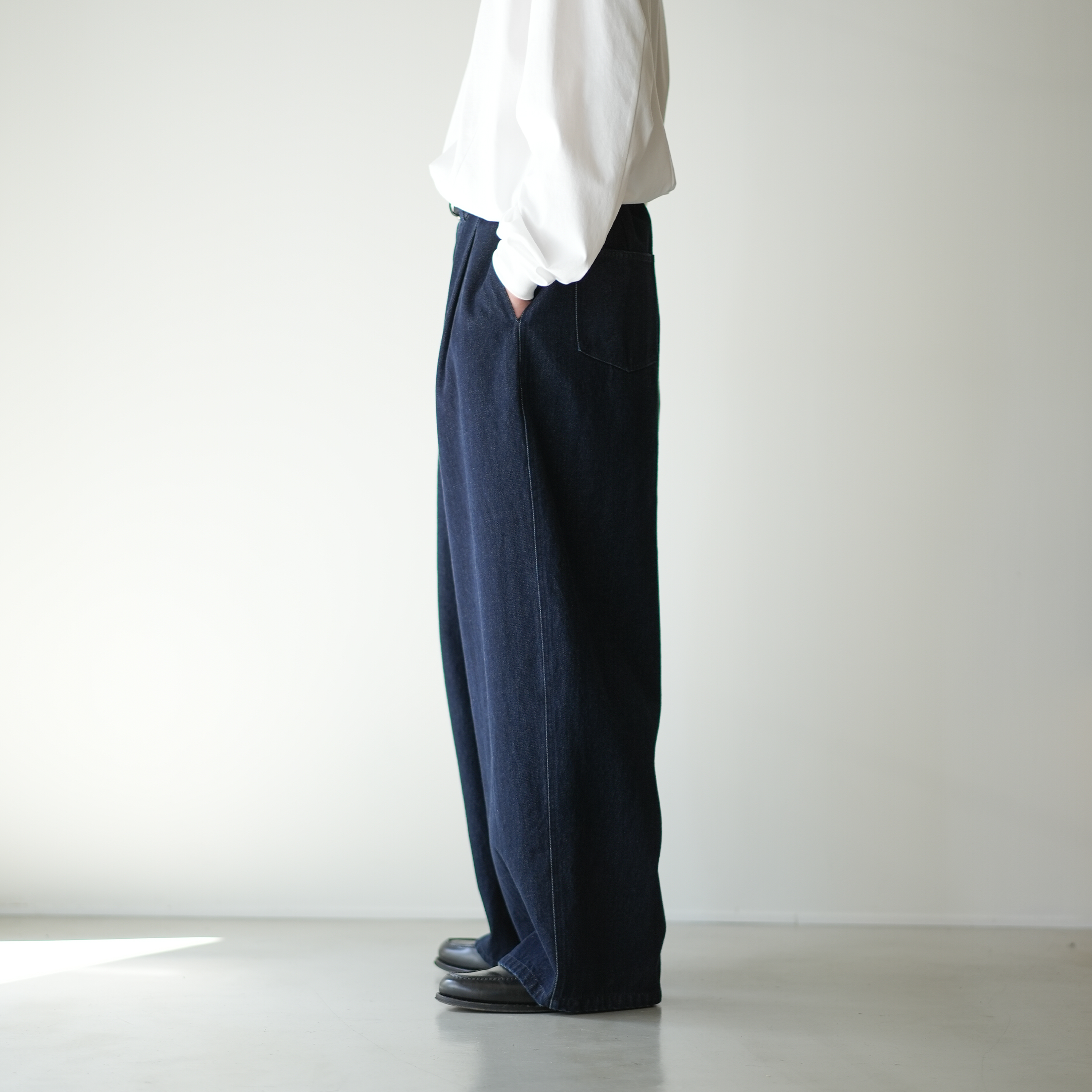 ワイドタックデニムパンツ B5011