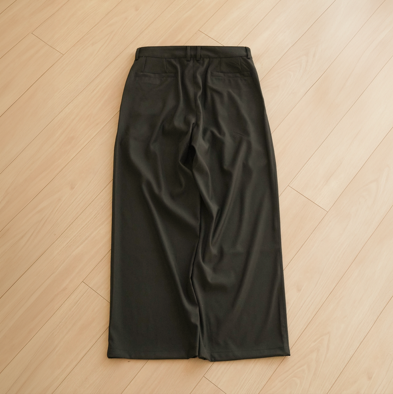 [Partial pre-order sale] Straight slacks B5046 