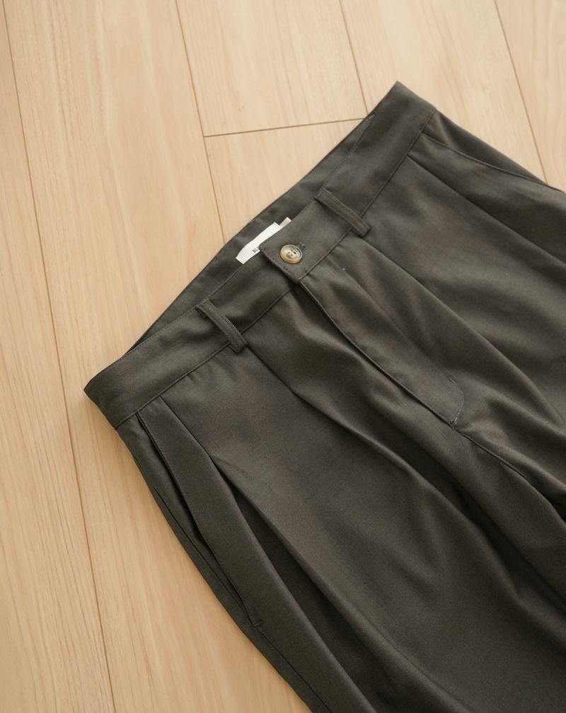 [Partial pre-order sale] Straight slacks B5046 