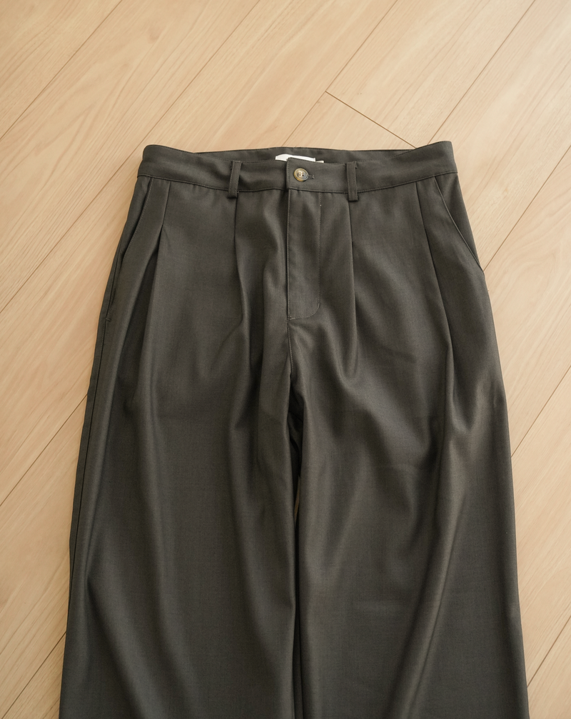 [Partial pre-order sale] Straight slacks B5046 