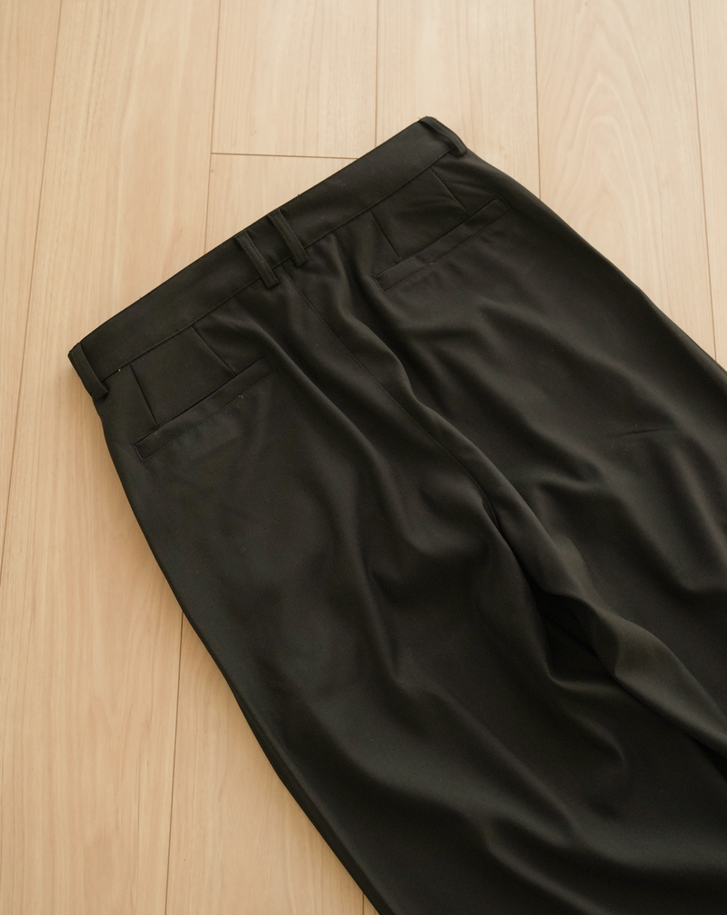 [Partial pre-order sale] Straight slacks B5046 