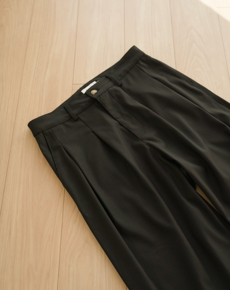 [Partial pre-order sale] Straight slacks B5046 