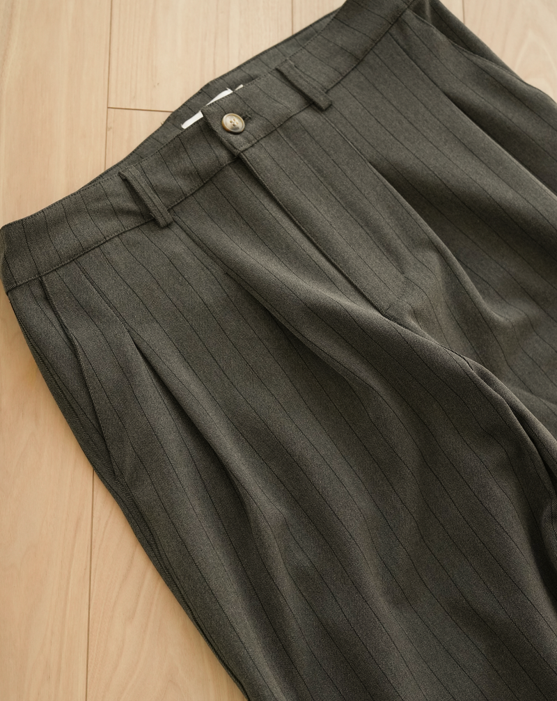 [Delivery within 10 days] Striped straight slacks B5068 