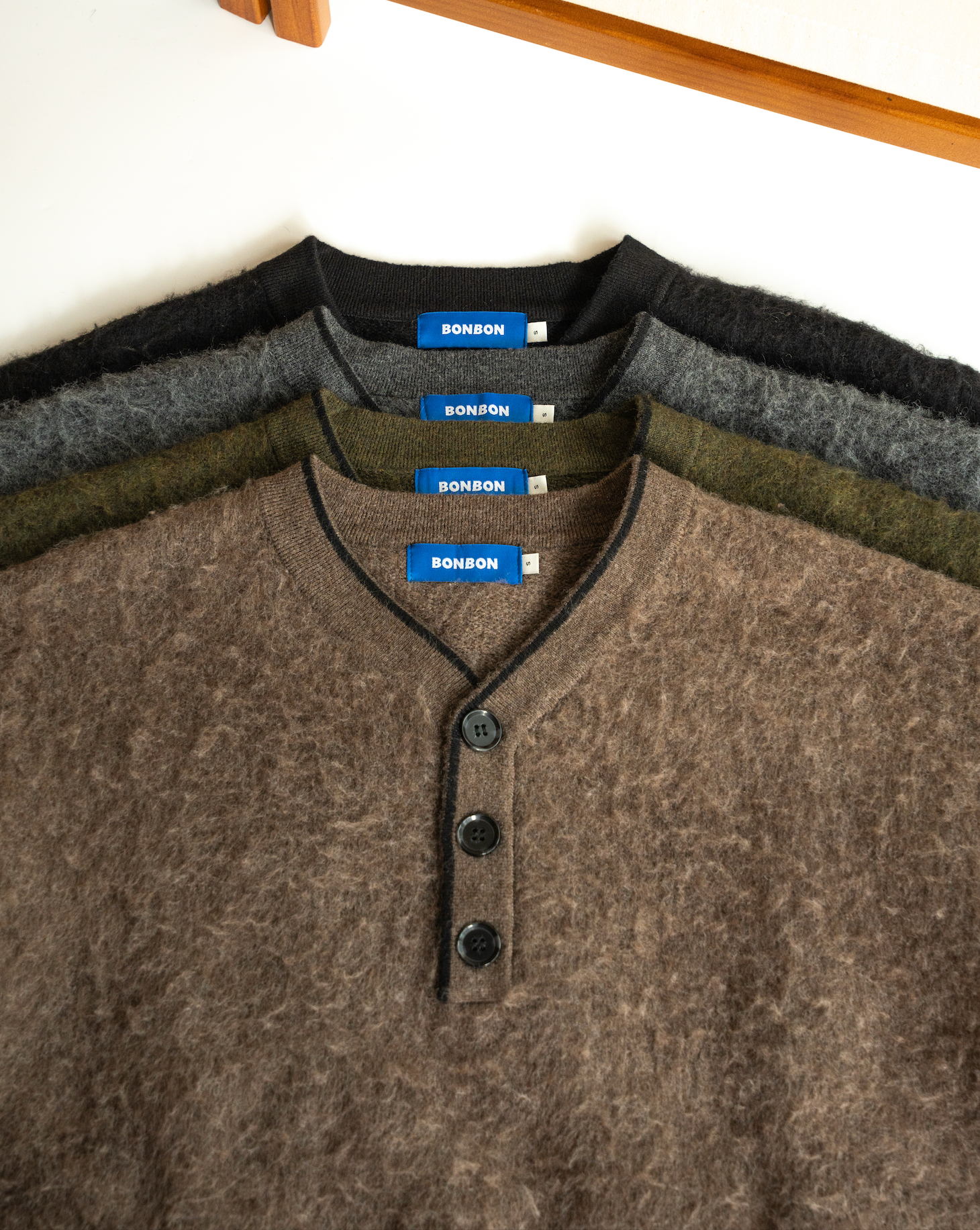 [Delivery within 1 week] Henley neck sweater B3139