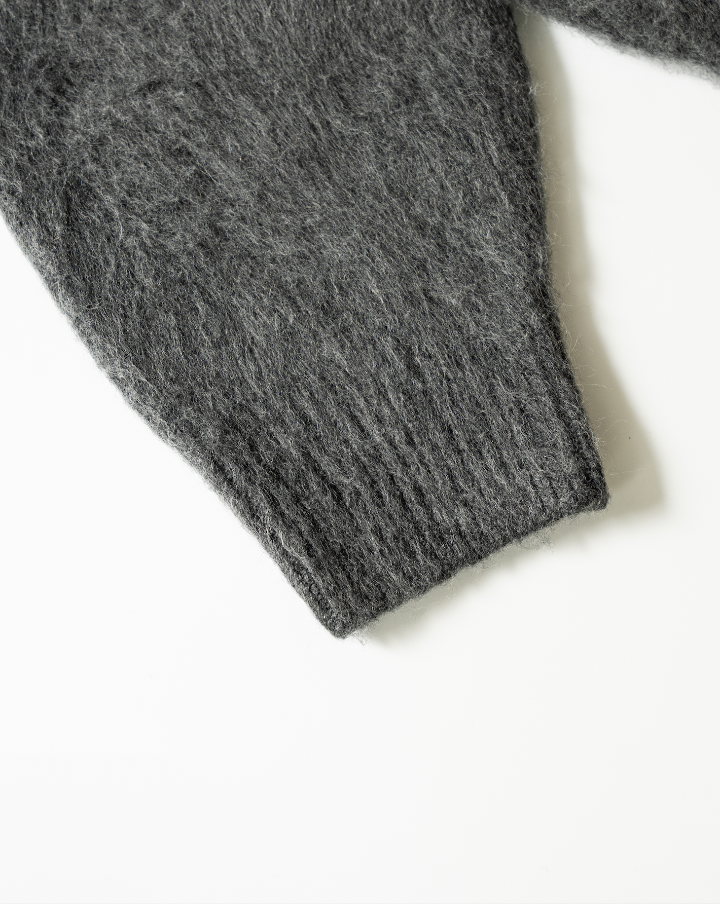 [Delivery within 1 week] Henley neck sweater B3139