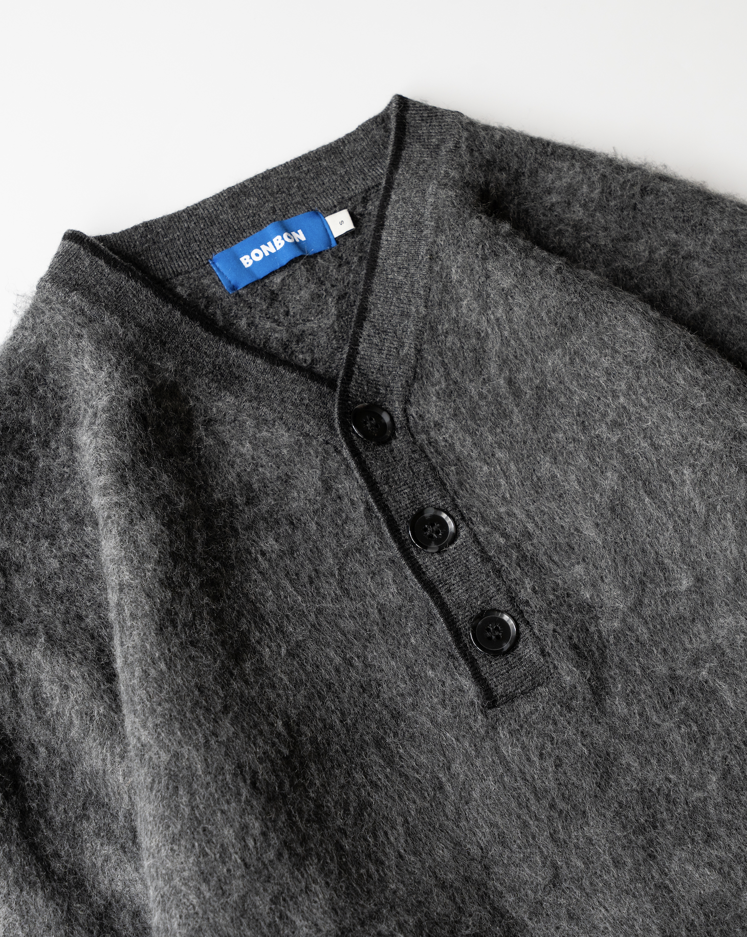 [Delivery within 1 week] Henley neck sweater B3139