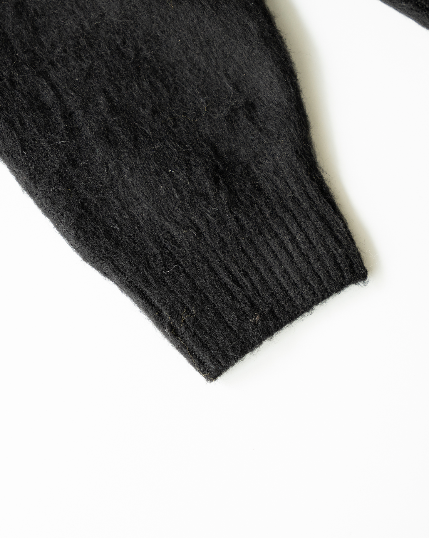 [Delivery within 1 week] Henley neck sweater B3139