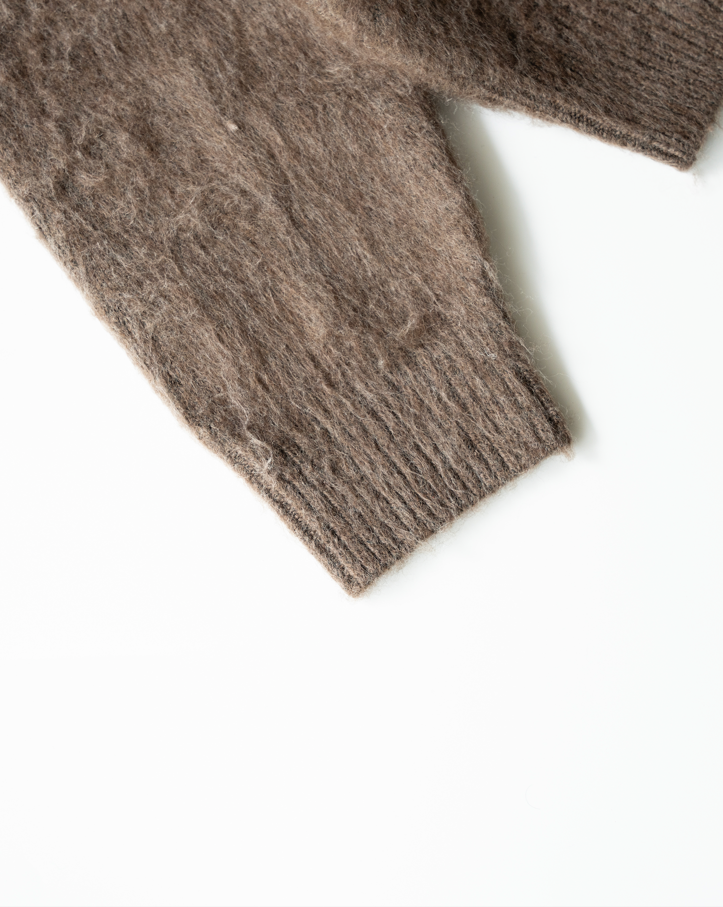 [Delivery within 1 week] Henley neck sweater B3139