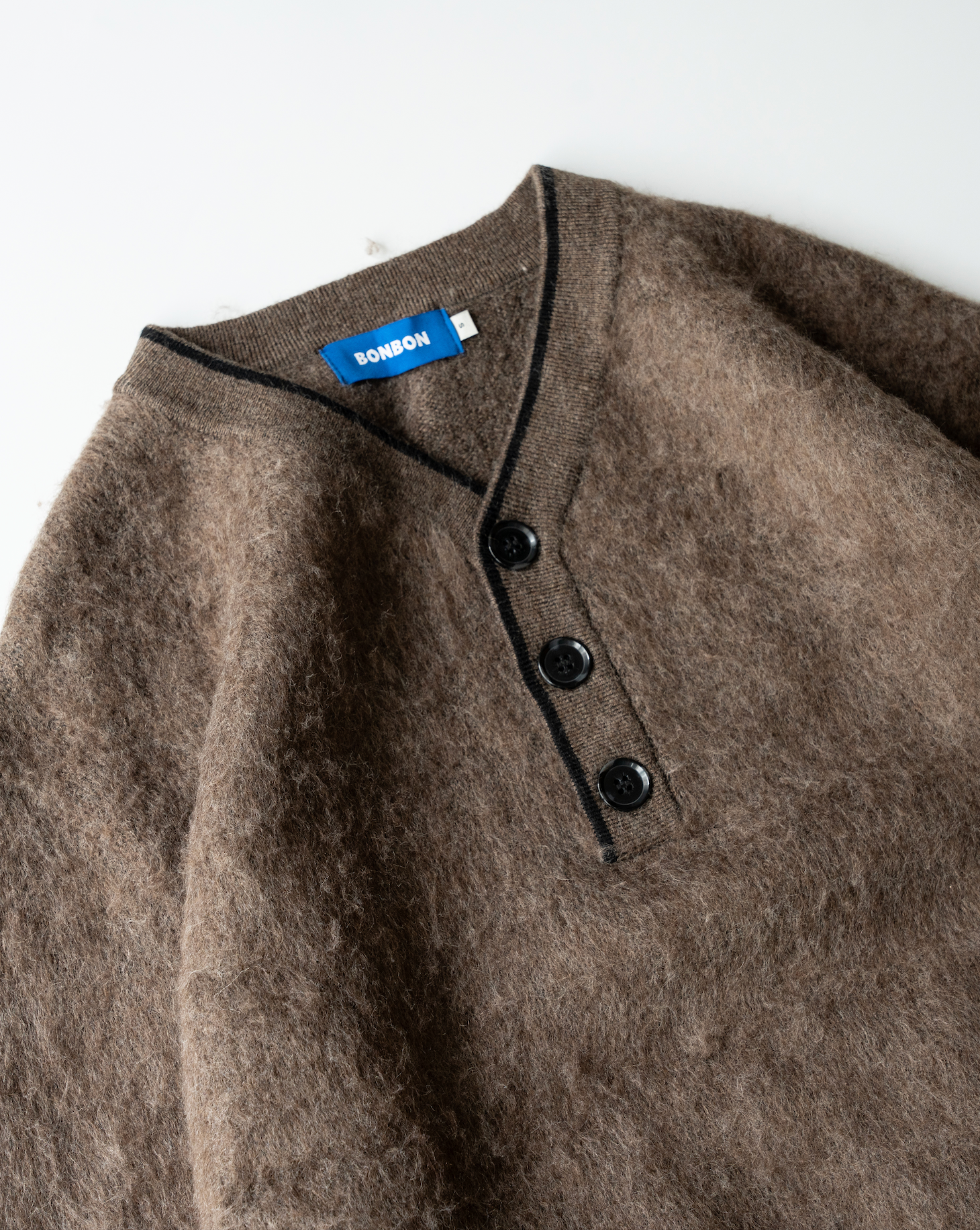 [Delivery within 1 week] Henley neck sweater B3139