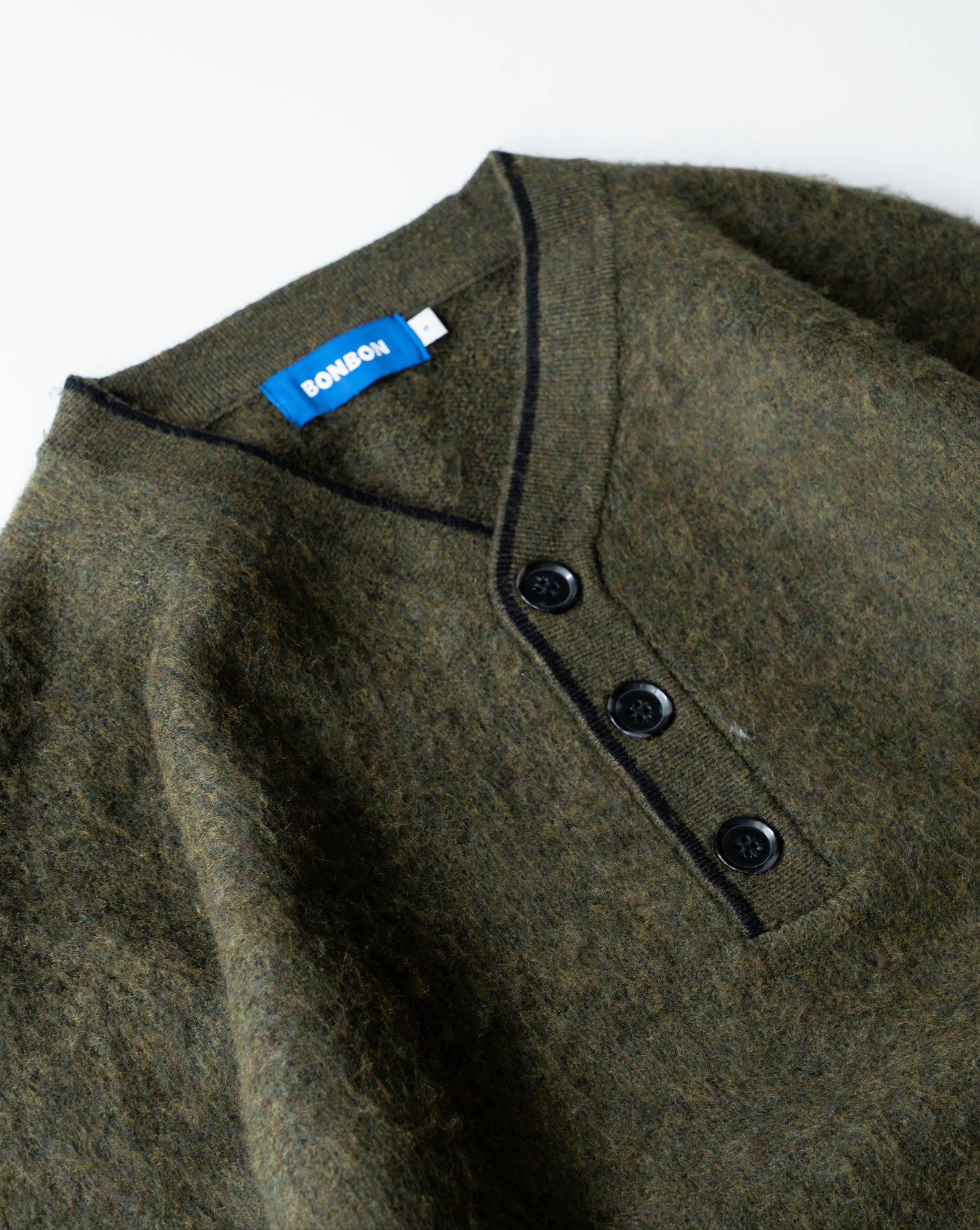 [Delivery within 1 week] Henley neck sweater B3139